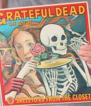 Grateful Dead - Skeletons From The Closet